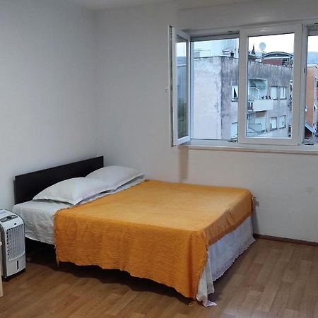 Room With Private Toilet And Terrace In City Center In Shared Apartment Split Bagian luar foto